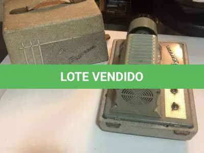 LOTE 458 - PROJETOR DE SLIDES MARCA PROJECFLX SEM  TEST VENDIDO NO ESTADO, SEM GARANTIA. (NO ESTADO)