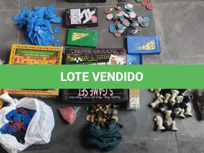 LOTE 450 - LOTE COM DAMAS, BARALHOS, BINGOS, XADREZ. DOMINÓS, POKERS(NO ESTADO)