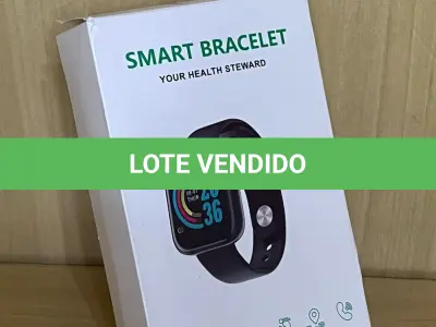 LOTE 082 - 01 SMARTWATCH SMARTBRACELET (NO ESTADO)