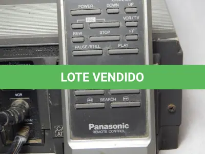 LOTE 465 - ANTIGO VÍDEO CASSETE VHS PORTÁTIL PANASONIC OMNIVISION, MODELO TV-5000, 127V, (NO ESTADO)
