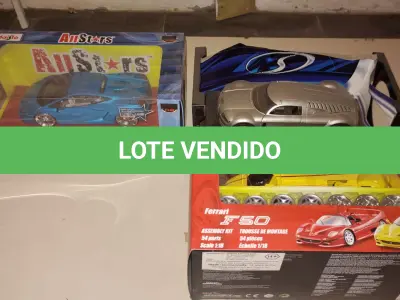 LOTE 478 - LOTE COM 3 MINIATURAS ESCALAS 1/18 NOVAS (NO ESTADO)