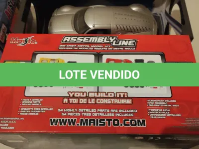 LOTE 478 - LOTE COM 3 MINIATURAS ESCALAS 1/18 NOVAS (NO ESTADO)