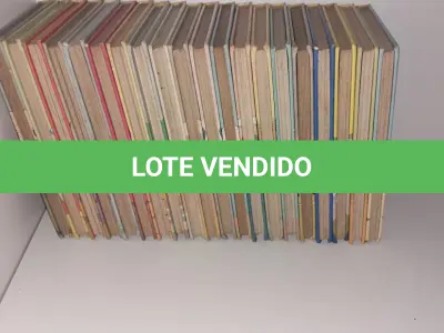 LOTE 595 - BIBLIOTECA DO ESCOTEIRO MIRIM - WALT DISNEY - 20 VOLUMES (NO ESTADO)
