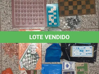 LOTE 450 - LOTE COM DAMAS, BARALHOS, BINGOS, XADREZ. DOMINÓS, POKERS(NO ESTADO)