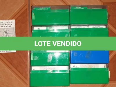 LOTE 499 - SLIDES DE ANATOMIA - 302 ITENS - GERMINAÇÃO, FISIOLOGIA, GLANDULAS, SISTEMA CIRCULATORIO, DIGESTIVO, AUDIÇÃO ETC. E 2 DISCOS DE RETROPROJETOR (NO ESTADO)
