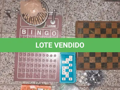 LOTE 450 - LOTE COM DAMAS, BARALHOS, BINGOS, XADREZ. DOMINÓS, POKERS(NO ESTADO)