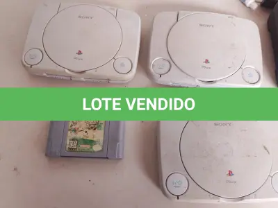 LOTE 520 - LOTE COM VIDEOGAMES (NO ESTADO)