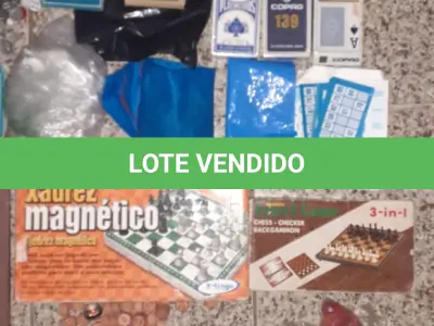 LOTE 450 - LOTE COM DAMAS, BARALHOS, BINGOS, XADREZ. DOMINÓS, POKERS(NO ESTADO)