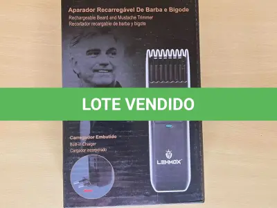LOTE 135 - 01 BARBEADOR/ APARADOR DE PELOS COM ACESSÓRIOS (NO ESTADO)