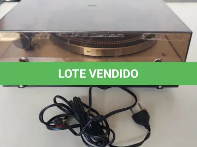 LOTE 512 - TOCA DISCO PHILIPS - DC SERVO BELT-DRIVE - ELETRONIC 312 LIGANDO NORMALMENTE OBEDECENDO TODOS OS COMANDOS ESTÁ SEM AGULHA (NO ESTADO)