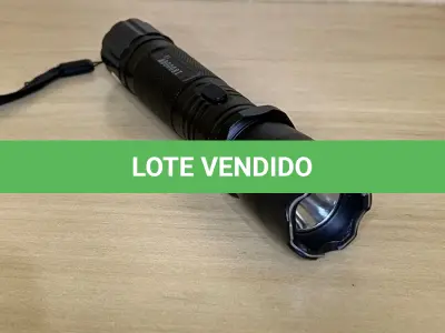 LOTE 099 - 01 LANTERNA DE CHOQUE DEFESA PESSOAL (NO ESTADO)