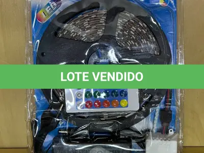 LOTE 078 - 01 FITA LED DE 5 METROS COM CONTROLE REMOTO E DIVERSAS TROCAS DE CORES NO CONTROLE