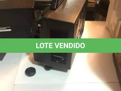 LOTE 460 - PROJETOR SONORO DE 8 MM  MAGNON MODELO SD-800,37 X 25 X 33 CM. SEM TEST, (NO ESTADO)