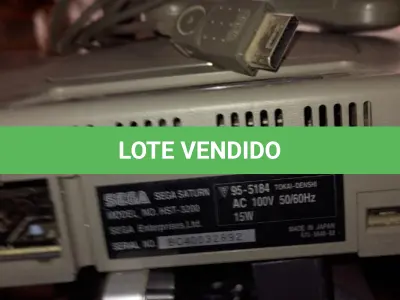 LOTE 498 - VIDEO GAME SEGA SATURN COM 1 CONTROLE  (NO ESTADO)
