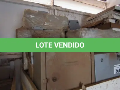 LOTE 066 - 01 LOTE COM QUADROS ELÉTRICOS (NO ESTADO)