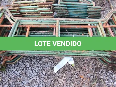 LOTE 261 - 01 LOTE COM GRADES EM FERRO NA COR VERDE (NO ESTADO)