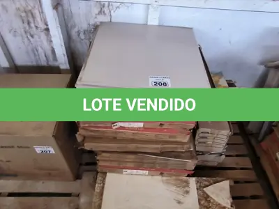 LOTE 208 - 01 LOTE COM PISOS DIVERSOS TAMANHOS E CORES (NO ESTADO)