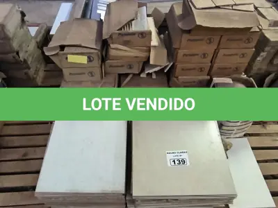 LOTE 139 - 01 LOTE COM PISOS DIVERSOS TAMANHOS E CORES (NO ESTADO)