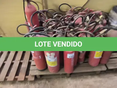 LOTE 133 - 01 LOTE COM EXTINTORES DE INCÊNDIO DIVERSOS (NO ESTADO)