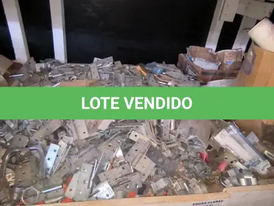 LOTE 230 - 01 LOTE COM DOBRADIÇAS DIVERSAS E SIFÃO PARA PIA (NO ESTADO)