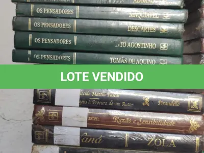 LOTE 632 - COLEÇÃO OBRAS PRIMAS EDITORA NOVA CULTURAL COM 48 VOLUMES A MAIORIA NA EMBALAGEM AINDA, MAIS LIVROS OS PENSADORES (NO ESTADO)