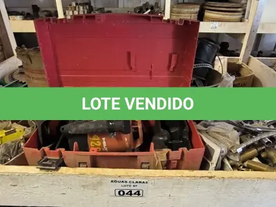LOTE 044 - 01 LOTE COM NIVELADOR A LASER, DISCOS PARA POLICORTE, SELANTES, PARAFUSOS E PEÇAS DE TORNEIRA (NO ESTADO)