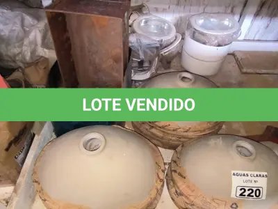 LOTE 220 - 01 LOTE COM CUBAS PARA LAVATÓRIOS E LUMINÁRIAS (NO ESTADO)