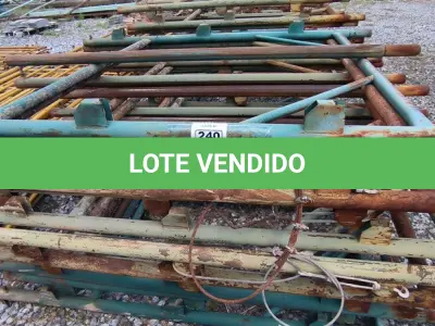 LOTE 240 - 11 GRADES EM FERRO NA COR VERDE (NO ESTADO)