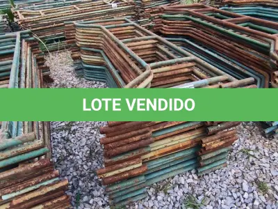 LOTE 254 - 01 LOTE COM GRADES EM FERRO NA COR VERDE (NO ESTADO)