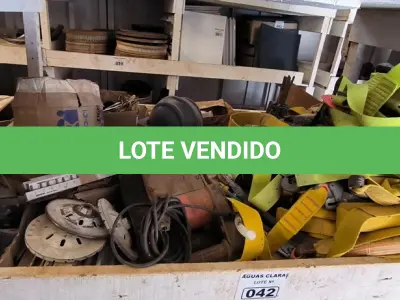 LOTE 042 - 01 LOTE COM CINTOS TALABARTE, DISCO DE POLIMENTOS ,01 CORTADOR DE PAREDES, DISCOS PARA POLICORTE E BARRAMENTO PARA QUADRO ELÉTRICOS (NO ESTADO)