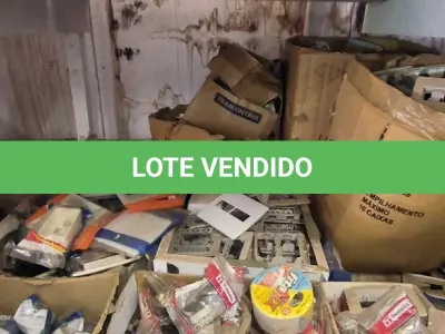LOTE 079 - 01 LOTE COM SUPORTE PARA ESPELHOS DE TOMADAS (NO ESTADO)