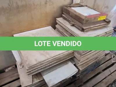 LOTE 136 - 01 LOTE COM PISOS DIVERSOS TAMANHOS E CORES (NO ESTADO)