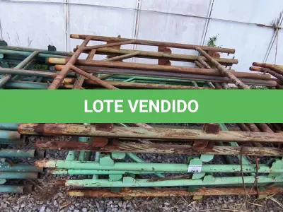 LOTE 265 - 01 LOTE COM GRADES EM FERRO NA COR VERDE (NO ESTADO)