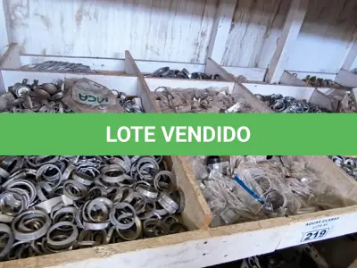 LOTE 219 - 01 LOTE COM PARAFUSOS DIVERSOS E BUCHAS DE ALUMÍNIO (NO ESTADO)