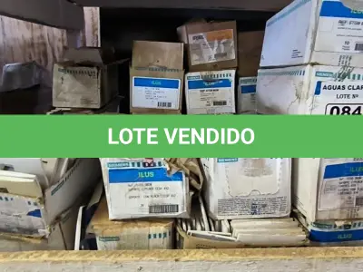 LOTE 084 - 01 LOTE COM SUPORTE PARA ESPELHOS DE TOMADAS (NO ESTADO)