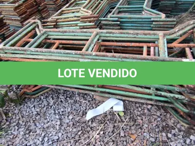 LOTE 261 - 01 LOTE COM GRADES EM FERRO NA COR VERDE (NO ESTADO)