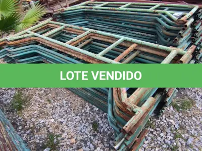 LOTE 252 - 01 LOTE COM GRADES EM FERRO NA COR VERDE (NO ESTADO)