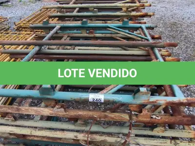 LOTE 240 - 11 GRADES EM FERRO NA COR VERDE (NO ESTADO)
