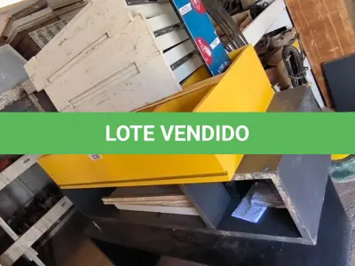 LOTE 039 - 01 MESA EM MADEIRA E 01 COMÉIA EM MADEIRA (NO ESTADO)