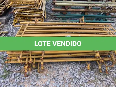 LOTE 239 - 01 LOTE COM GRADES EM FERRO NA COR AMARELA (NO ESTADO)