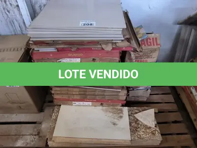 LOTE 208 - 01 LOTE COM PISOS DIVERSOS TAMANHOS E CORES (NO ESTADO)