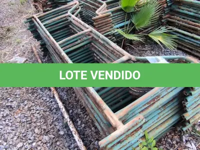 LOTE 259 - 01 LOTE COM GRADES EM FERRO NA COR VERDE (NO ESTADO)