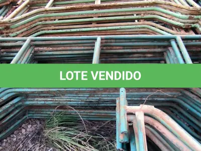 LOTE 260 - 01 LOTE COM GRADES EM FERRO NA COR VERDE (NO ESTADO)
