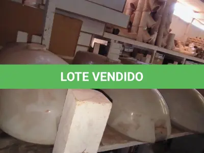 LOTE 173 - 08 LUMINÁRIAS PARA POSTER (NO ESTADO)