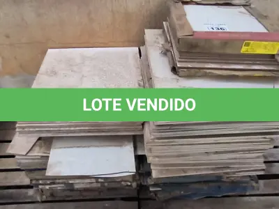 LOTE 136 - 01 LOTE COM PISOS DIVERSOS TAMANHOS E CORES (NO ESTADO)