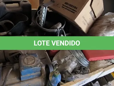 LOTE 043 - 01 LOTE COM MOTORES ELÉTRICOS, NIVELADOR A LASER, DISCOS PARA POLICORTE, SERRAS COPOS, E FLANGEADOR PARA TUBOS (NO ESTADO)