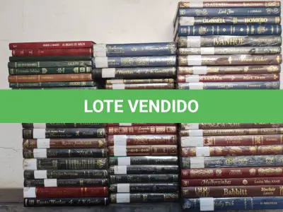 LOTE 632 - COLEÇÃO OBRAS PRIMAS EDITORA NOVA CULTURAL COM 48 VOLUMES A MAIORIA NA EMBALAGEM AINDA, MAIS LIVROS OS PENSADORES (NO ESTADO)