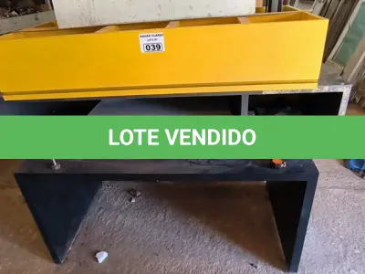 LOTE 039 - 01 MESA EM MADEIRA E 01 COMÉIA EM MADEIRA (NO ESTADO)