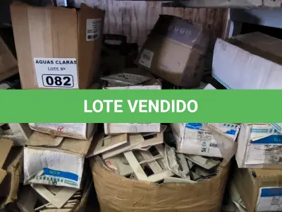 LOTE 082 - 01 LOTE COM SUPORTE PARA ESPELHOS DE TOMADAS (NO ESTADO)