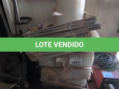 LOTE 021 - 01 LOTE COM ESQUADRIAS DE ALUMÍNIO (NO ESTADO)